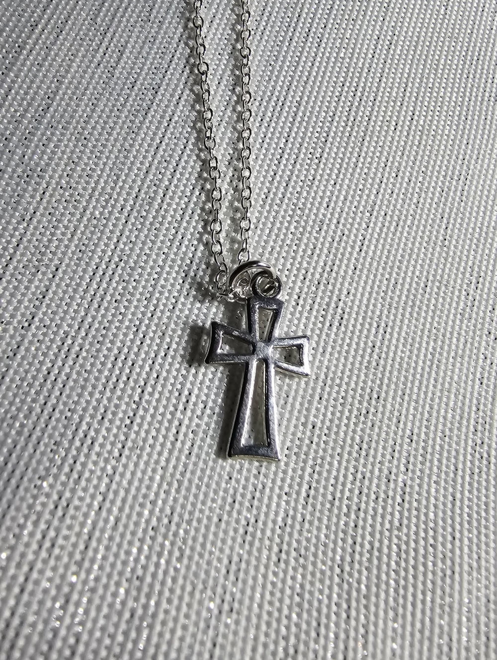 Silver-toned Cross Pendant Necklace - Classic Women's Jewelry